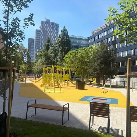 Hogwarts Nivy Resident דירה